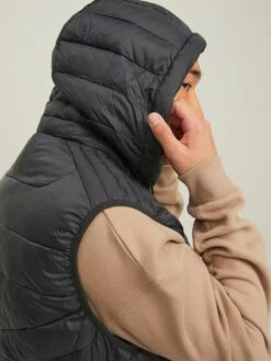 Jack & Jones Bodywarmers Bodywarmer HERO Heren Zwart -Herenkleding 09dd8528b1bd7c8ef90ce9a50aa811a2