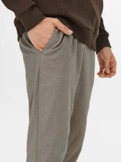 Only & Sons Pantalons Tapered Broek Linus Heren Greige -Herenkleding 1caf6490720e4763e3b00fae787abac7