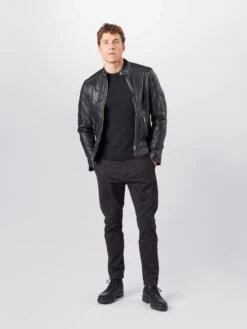 Solid Chinos Regular Chino Jim Heren Zwart -Herenkleding d2e5ee2b3a0bf29ddd42a4af2b959338